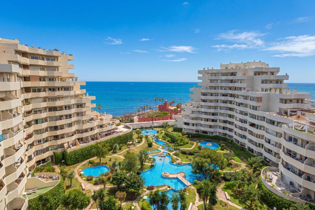 Benalbeach With Pools And Seaview - Happy Rentals
