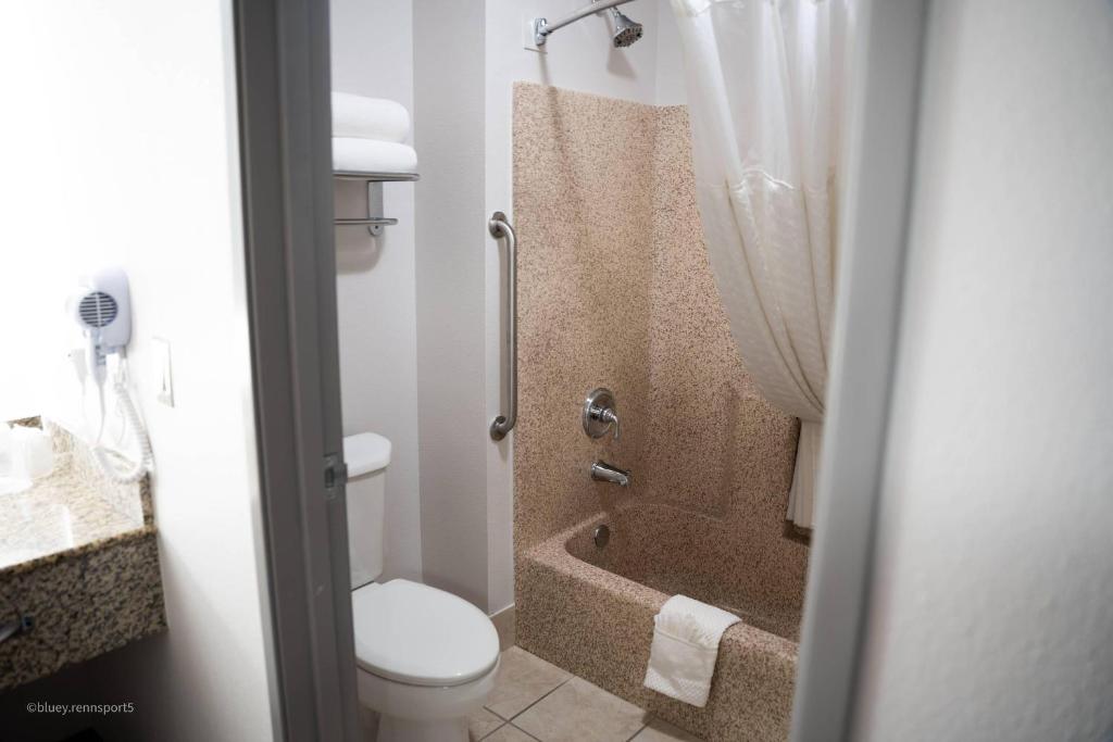 Comfort Suites Airport Tukwila Seattle photo