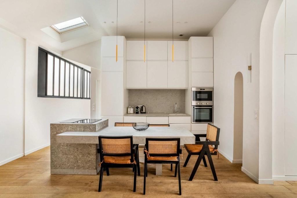 Tour Eiffel - Champ de Mars Exquisite 3BD 3BTH