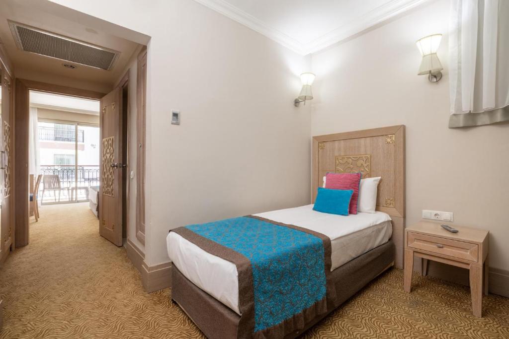 Crystal Family Comfort Collection - Ultimate All Inclusive - Family Room With Bunk Bed (3 Adults + 2 Children)