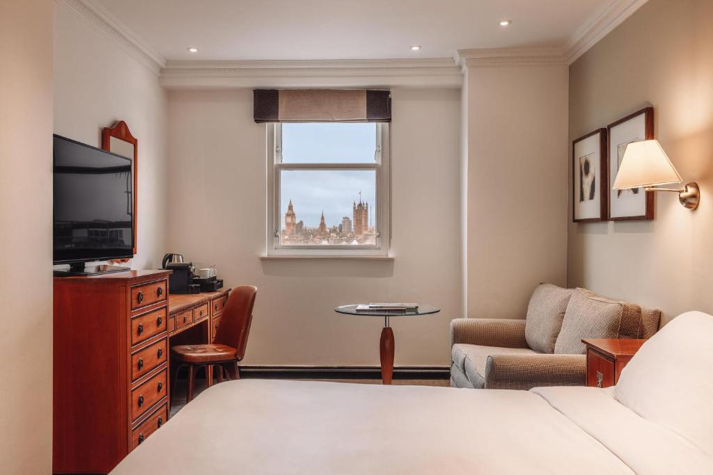 Radisson Blu Hotel, London Leicester Square photo