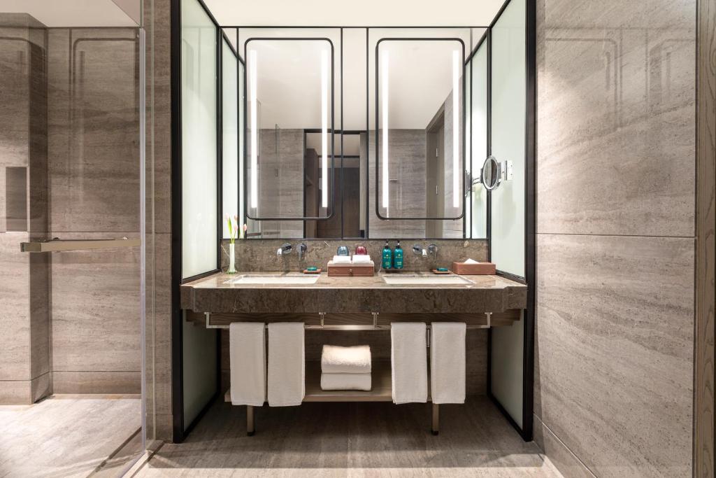 CROWNE PLAZA JEDDAH, AN IHG HOTEL 