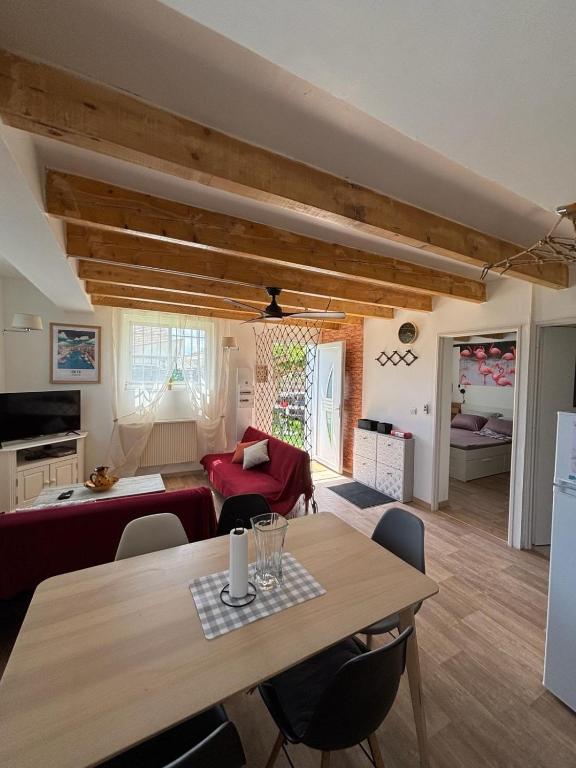 Modern 3-star villa, 3 bedrooms, private parking