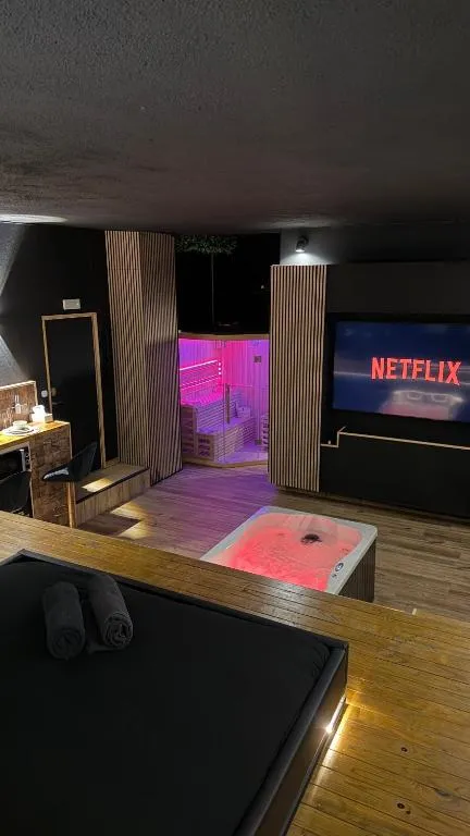MIRAGE47SPA - Private Spa Suite with Jacuzzi & Sauna in Marbella