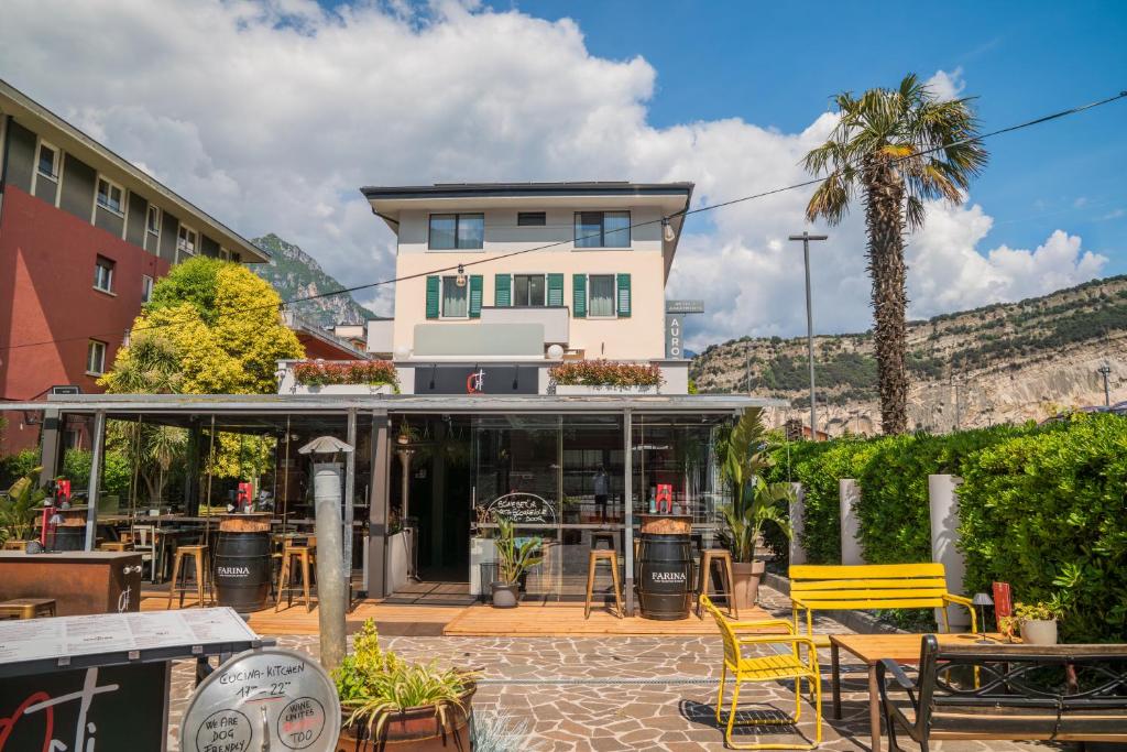 Hotel Aurora & Appartamenti - Housity