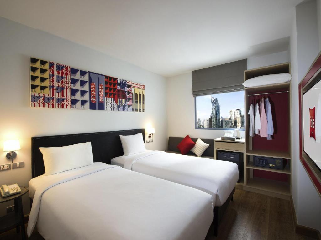 ibis Bangkok Sukhumvit 24 photo