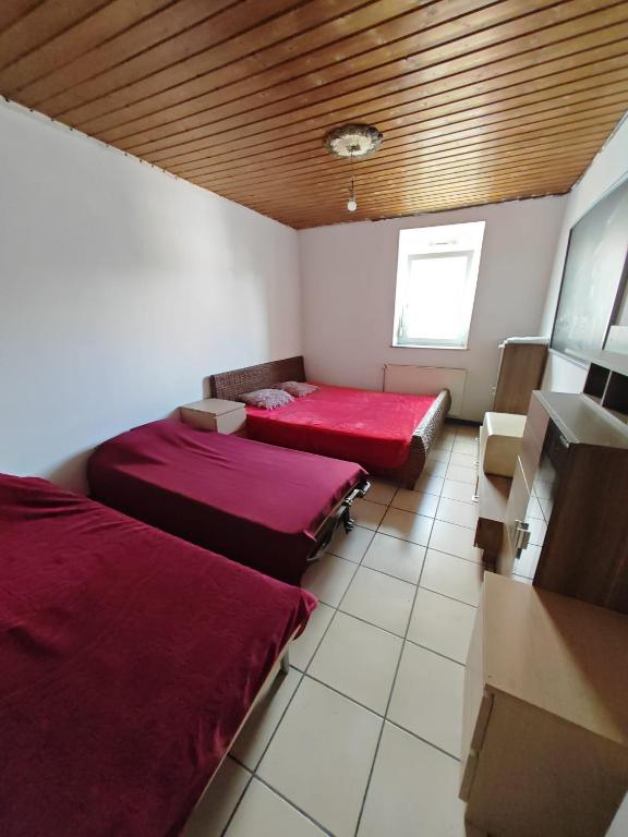 Bet im room lit dans une chambre Bett im Saal – photo 5