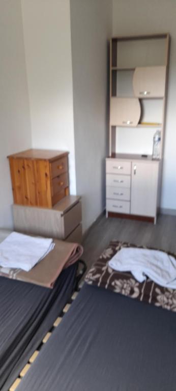 Bet im room lit dans une chambre Bett im Saal – photo 7