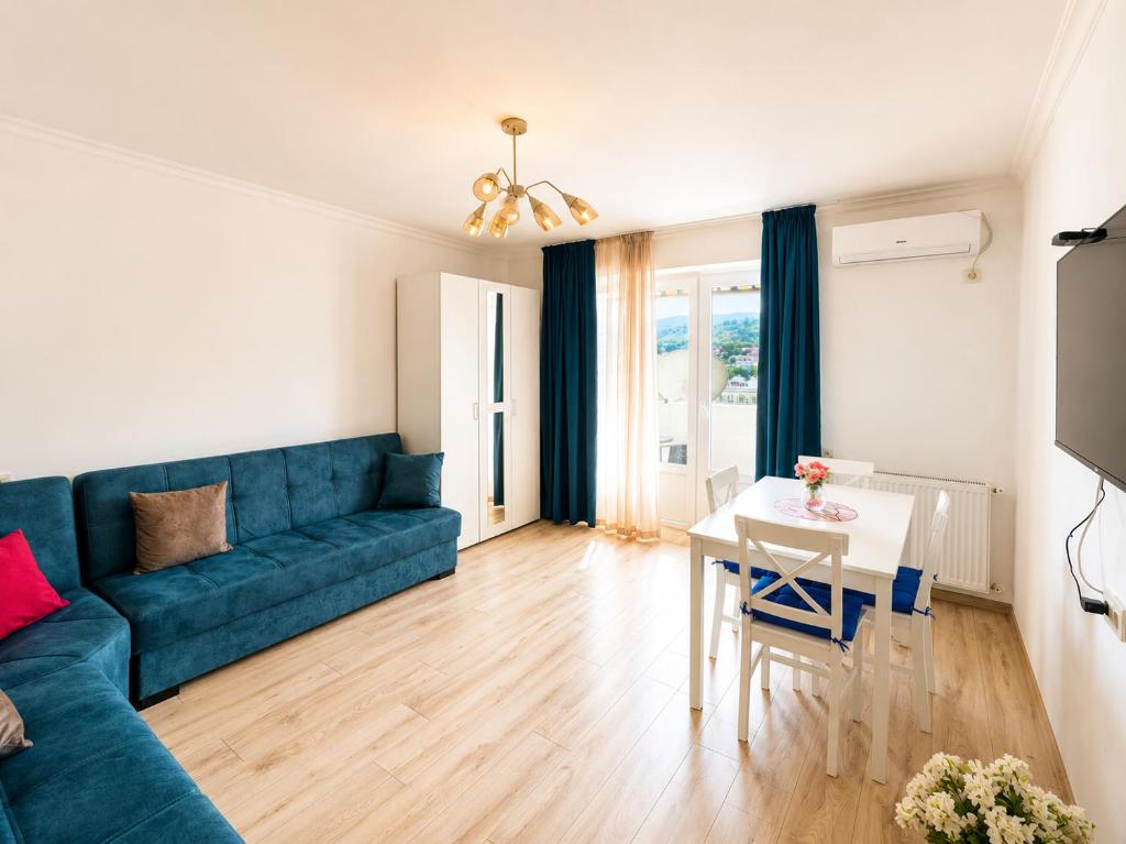 Panoramic Tbilisi Views from a Stylish Apartment در تفلیس
