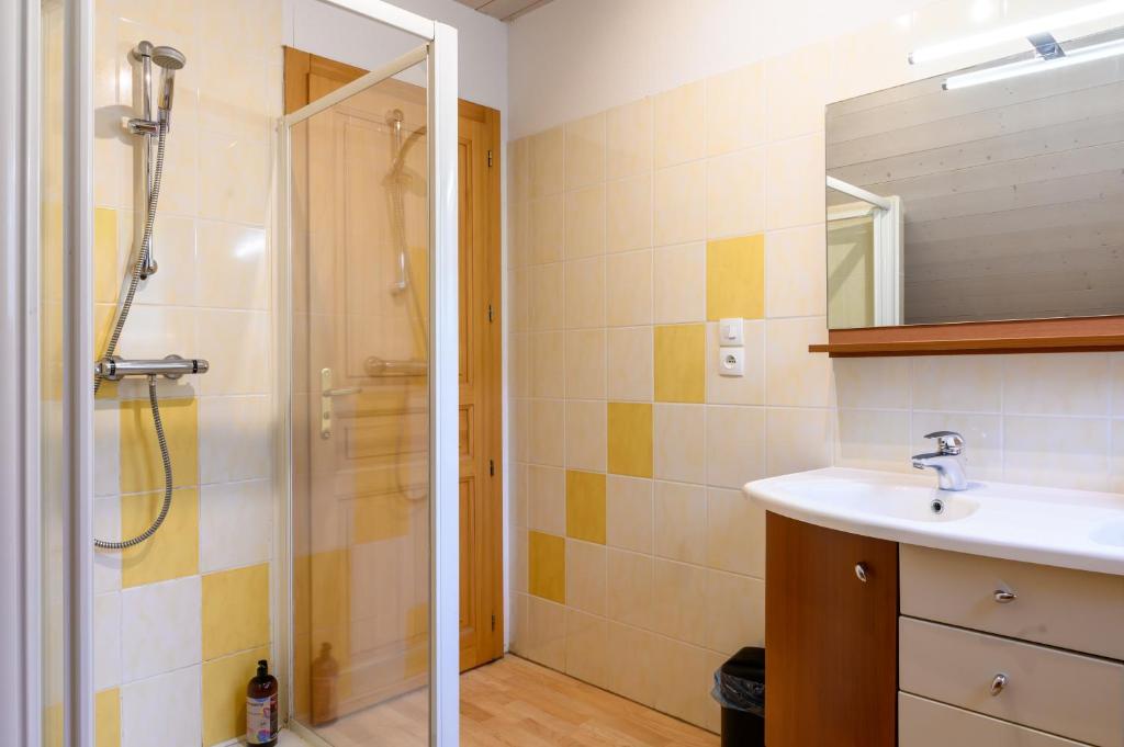 Chalet Les Genêts 2 - Spa et Sauna – photo 22