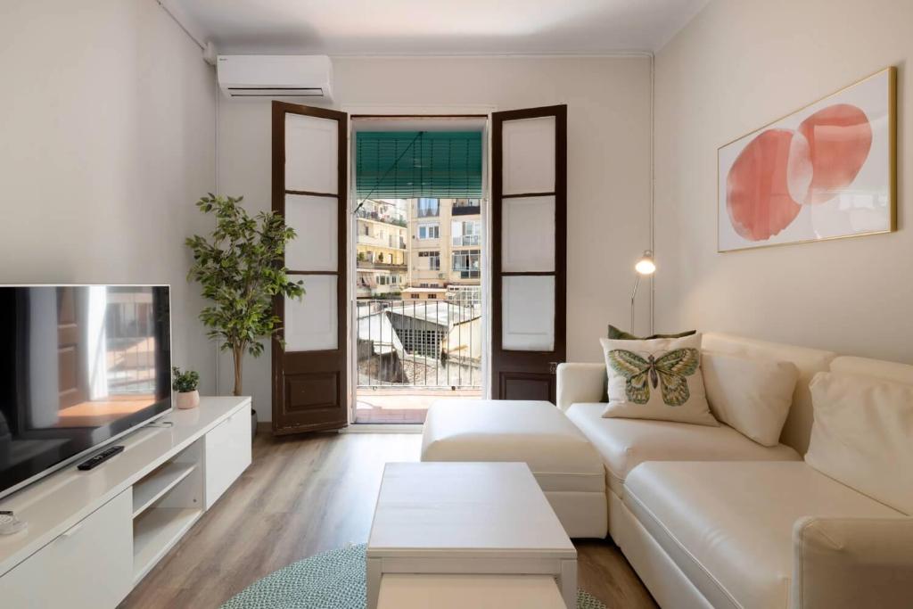 22PAR1006 - Newly refurbished 2bed apt in Paralel
