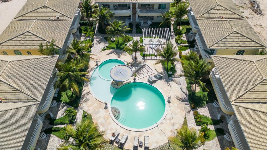 an aerial view of the pool at the resort at Green Paradise Canoa Quebrada in Canoa Quebrada