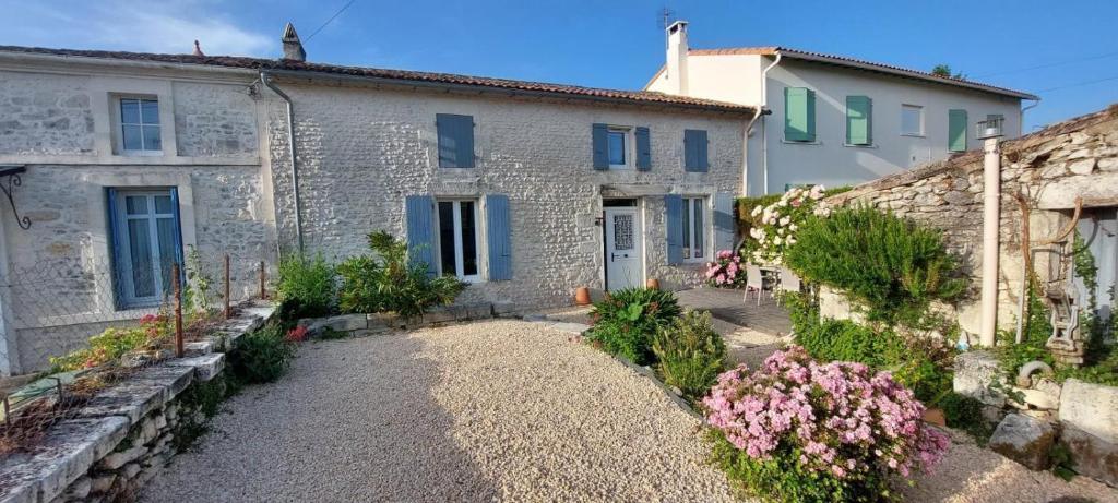 Maison à Cozes - Three-Bedroom House