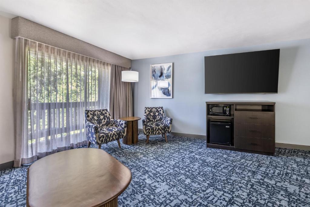 Best Western New Oregon Motel photo