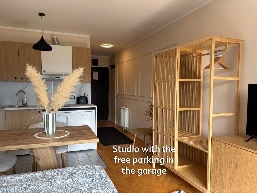 Urban escape studio apartment - Zagreb, Downtown with own parking spot in the garage