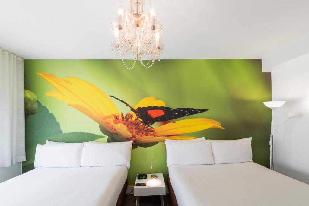 Penguin Hotel - 