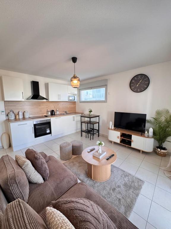 Modern 4-room apartment 3 bedrooms Netflix Parking