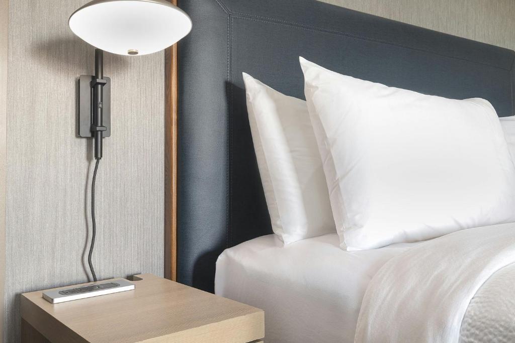 Courtyard Largo Medical Center Drive - King Kamer Met Slaapbank