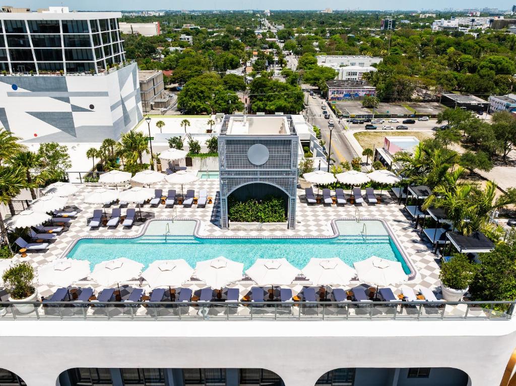 an aerial view of the pool at the resort at The 27 Wynwood in Miami