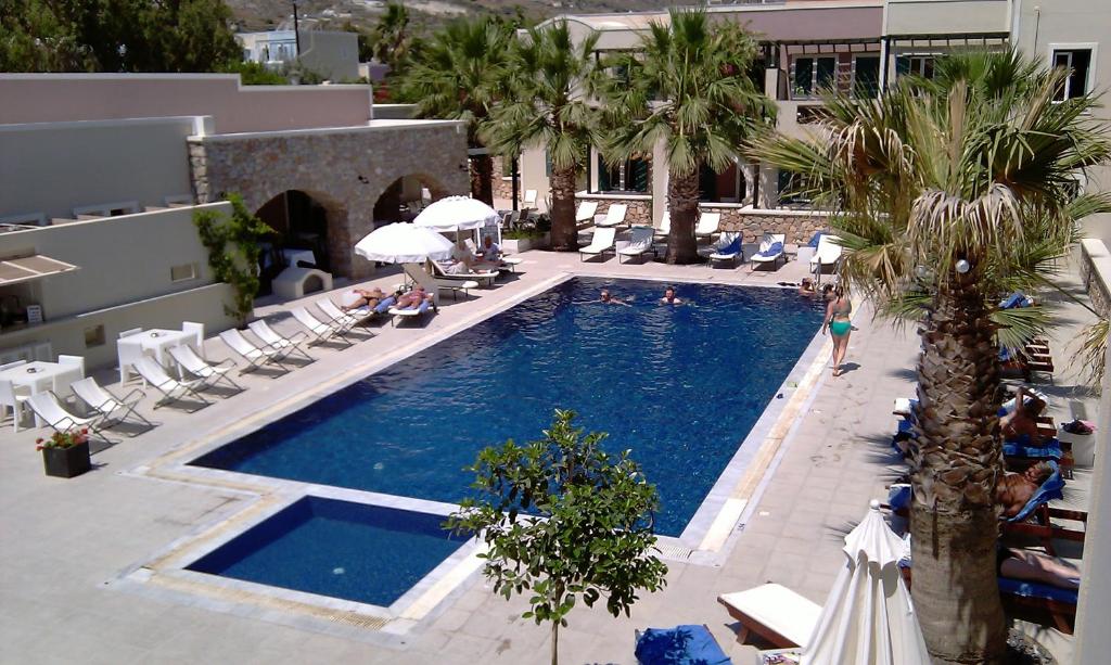 Bazén v ubytování Rose Bay Hotel nebo v jeho okolí