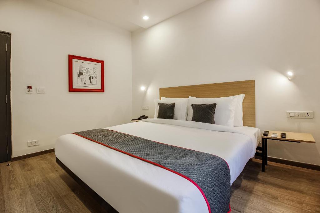 Super Townhouse 359 Begumpet photo 9