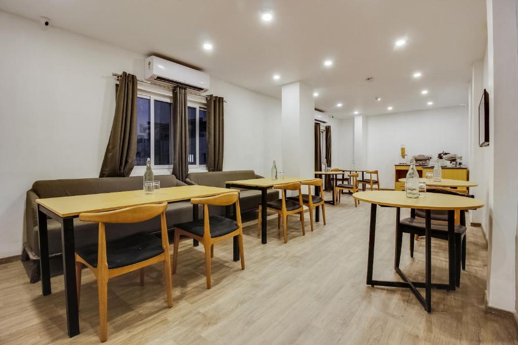 Super Townhouse 359 Begumpet photo 5
