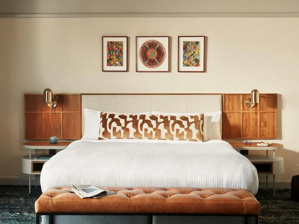 Headliner Suite