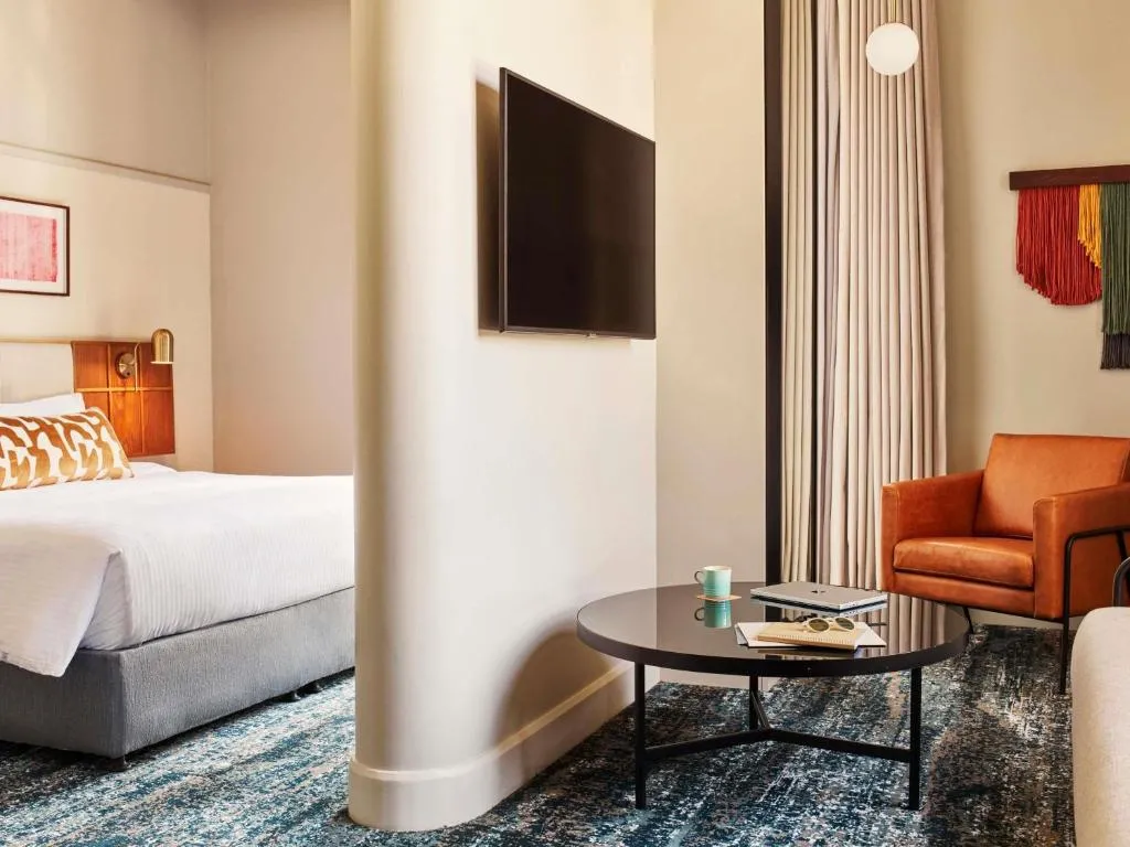 Platinum King Room
