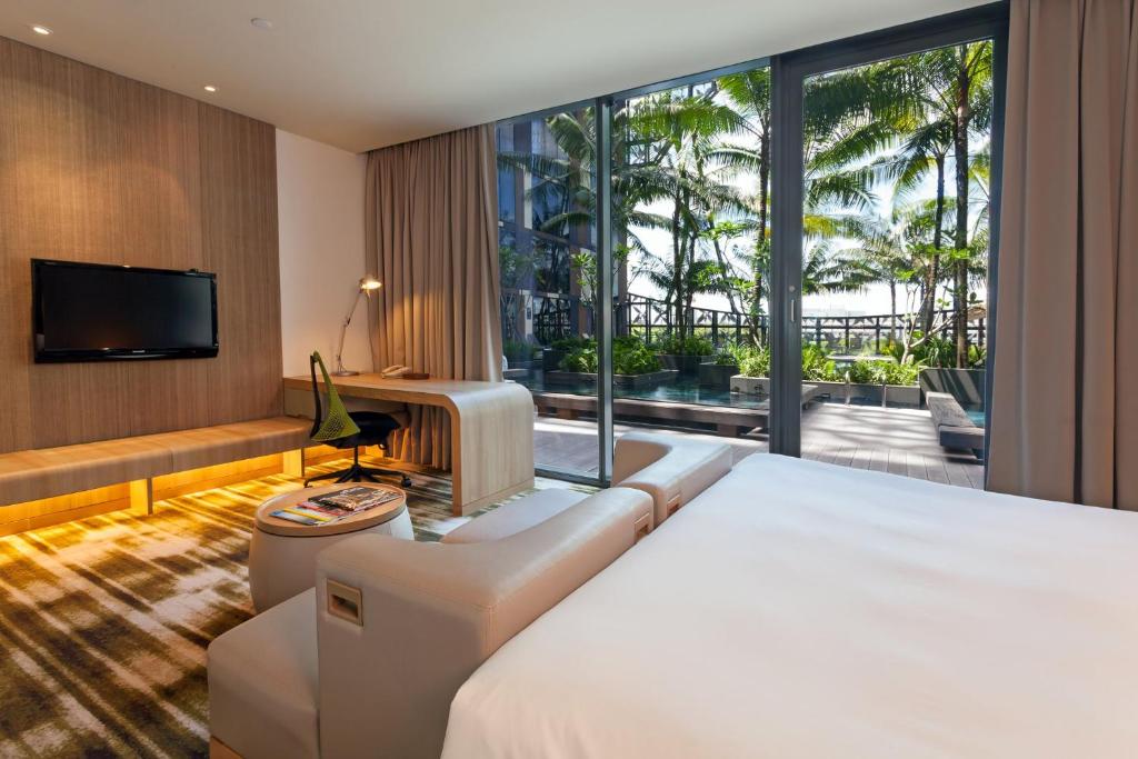 Crowne Plaza Changi Airport by IHG photo