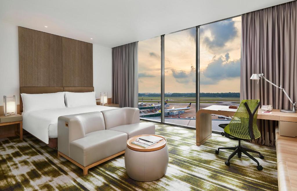 Crowne Plaza Changi Airport by IHG photo