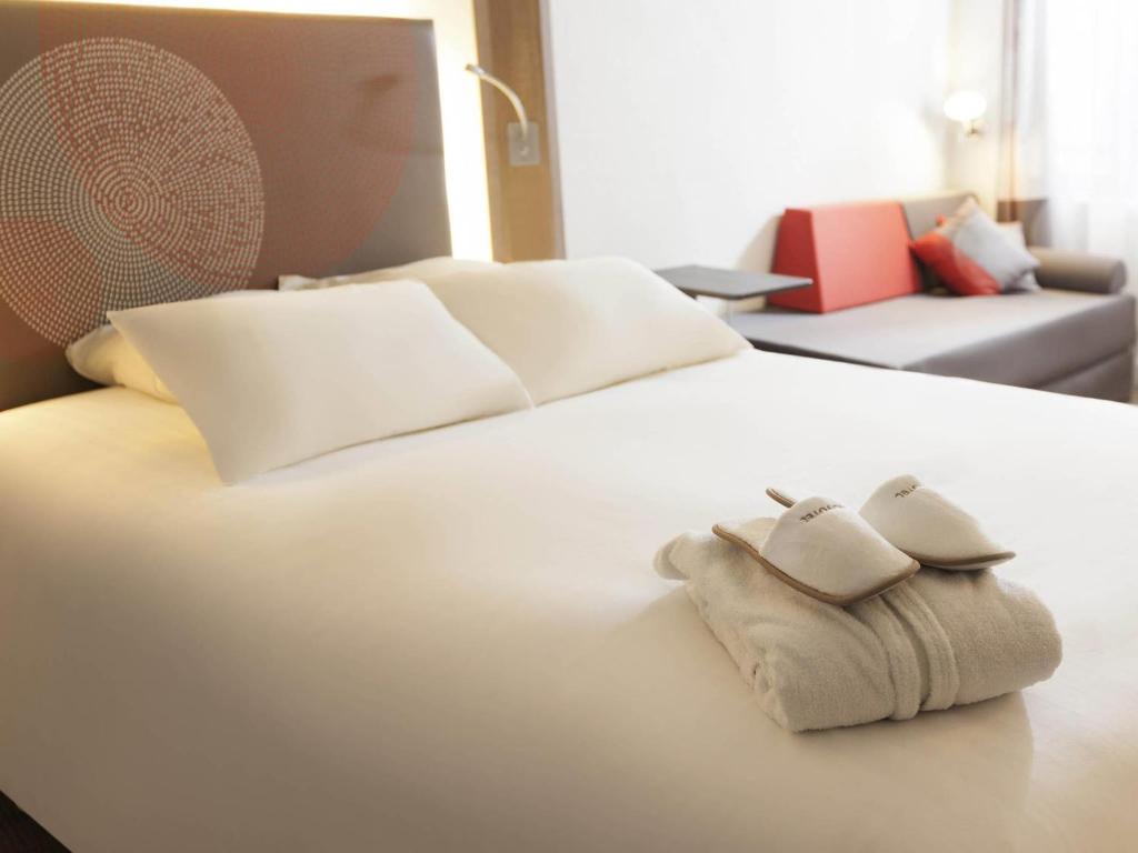 Novotel Chartres - Superior Double Room