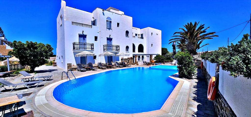Swimmingpoolen hos eller tæt på Sunlight Naxos