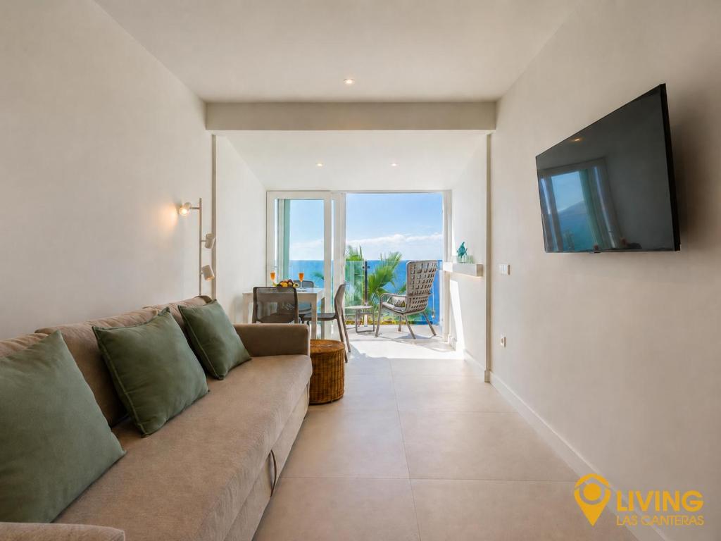 Living Las Canteras Homes- BEACHFRONT AQUAMARINA