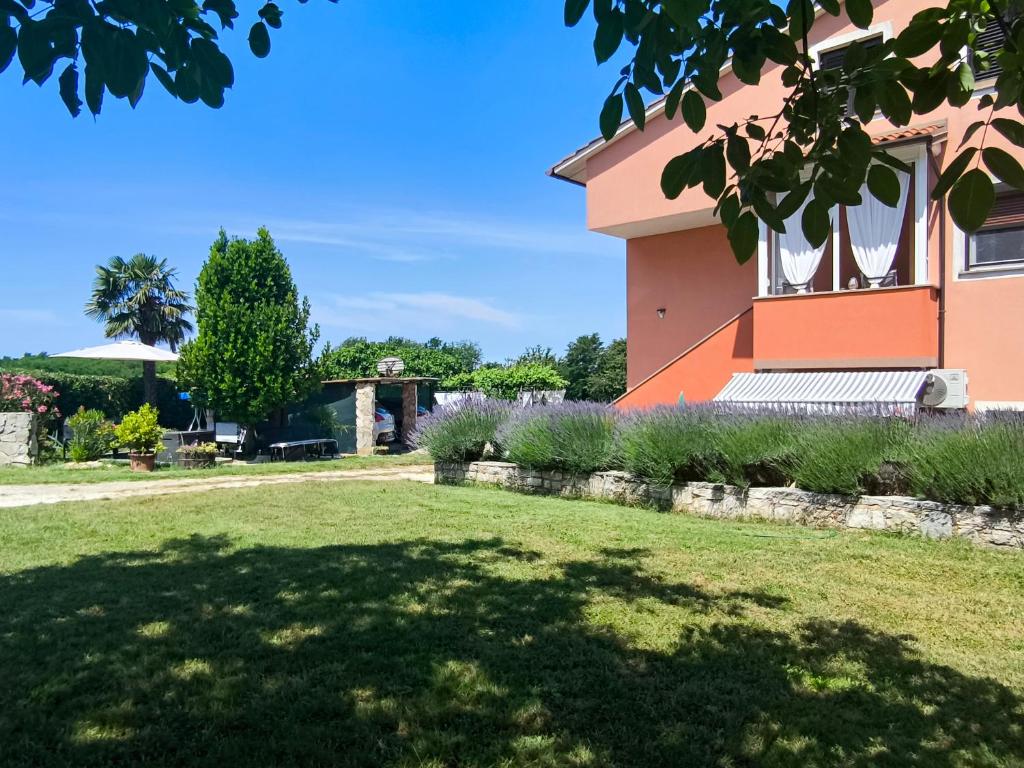 Apartments Davor