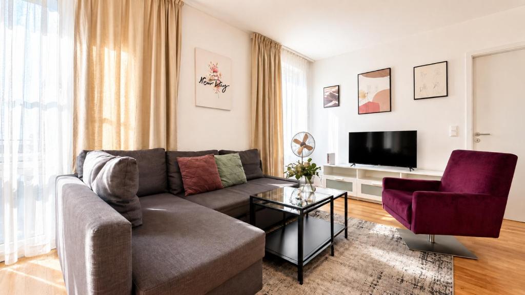 URBAN FLATS Berlin - One-Bedroom Apartment With Balcony And City View