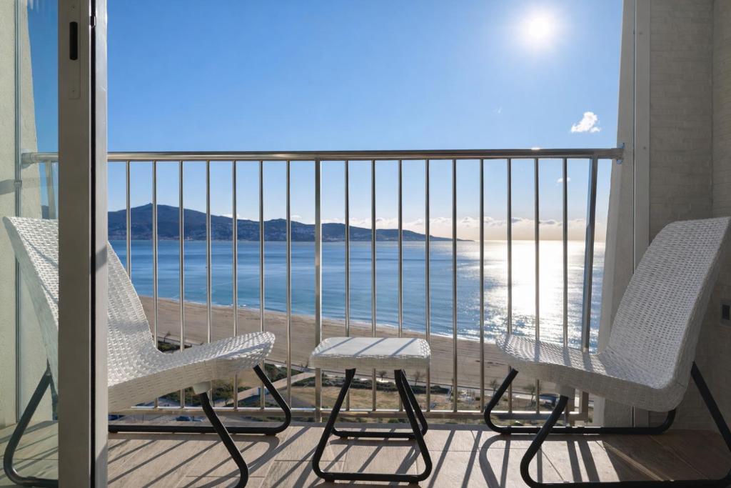 K Beach D-Luxe
