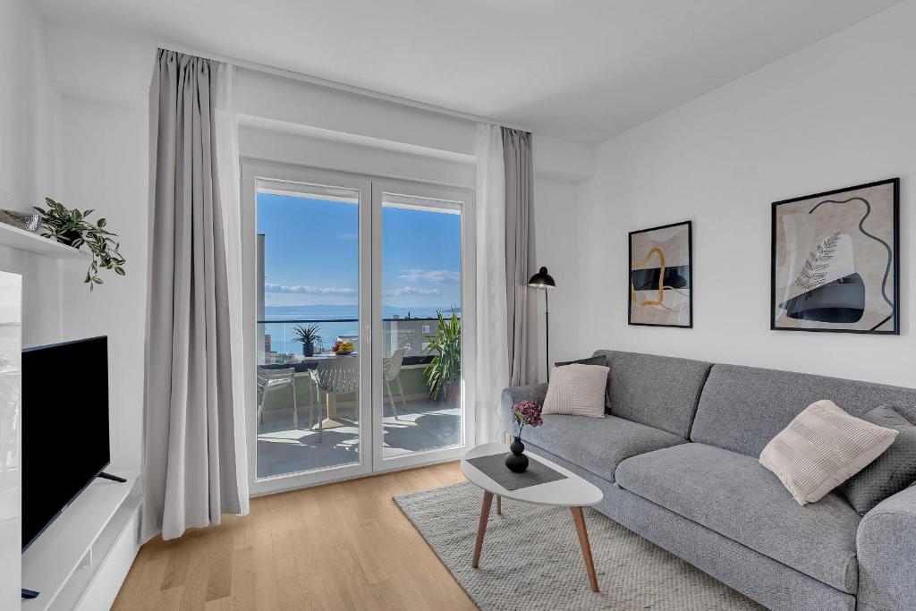 Luxury sea view apartment Jadra - free parking in garage
