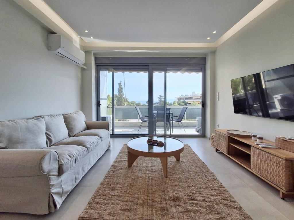 Elegant Apartment at Alimos Marina with Sea View