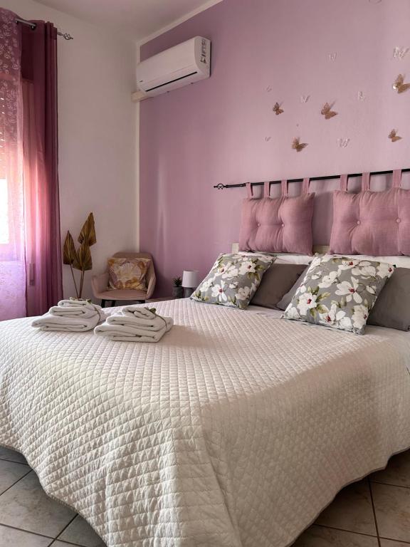 Butterfly House - Housity