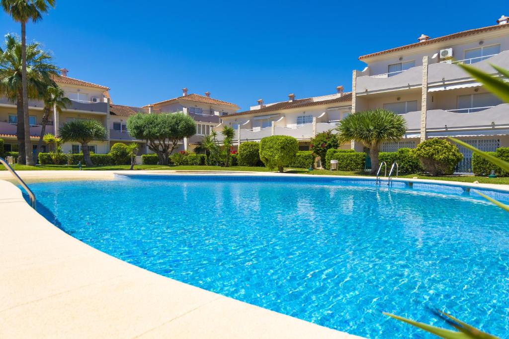 Beach Apartment - Pool - 6px - A/C