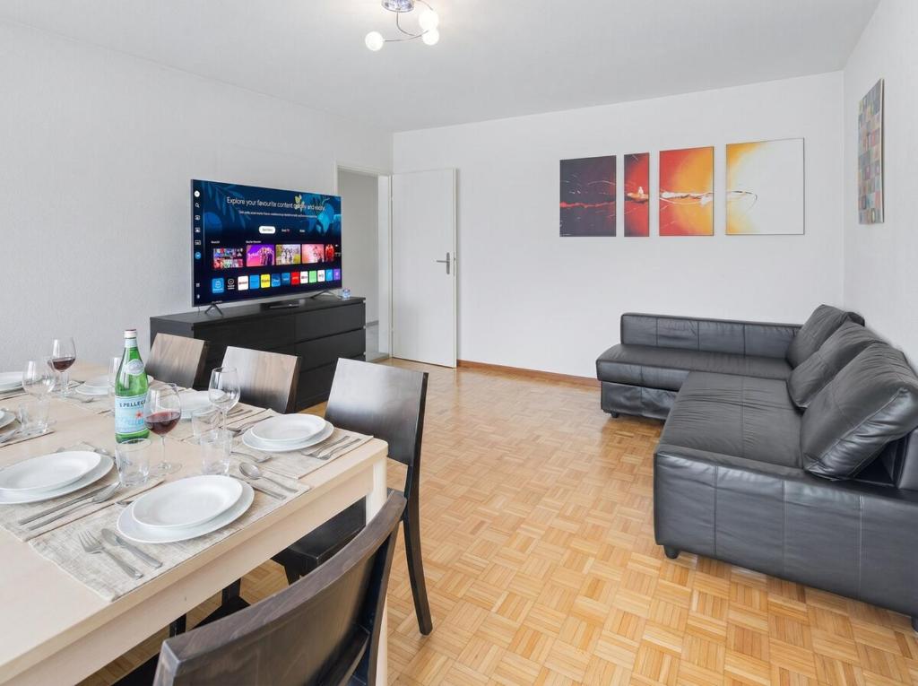 Family Apartment - 3 Bedrooms Sleeps 7