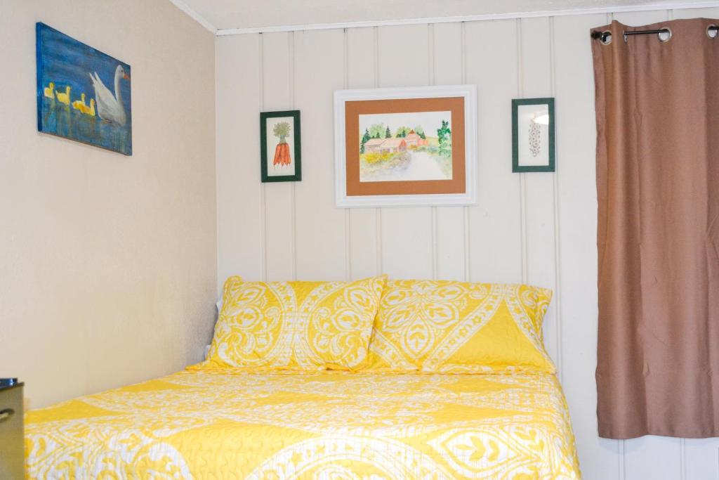 Whitehall Cottages - Housity