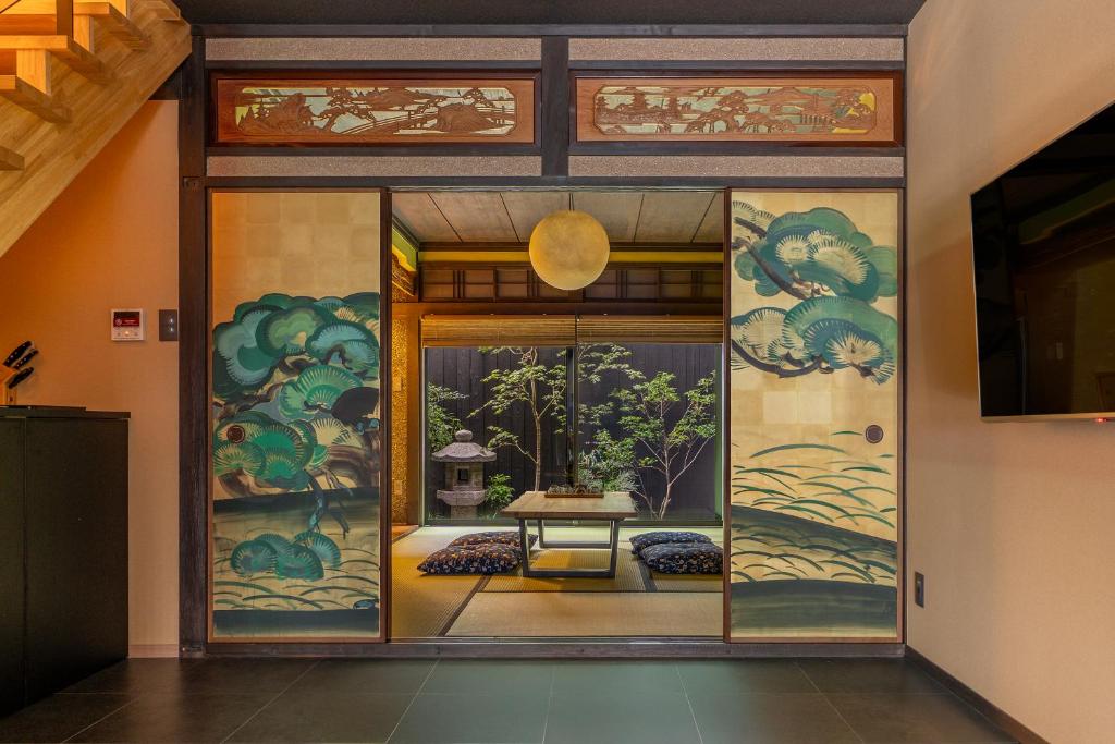 鶴Inn 梅田 天王寺 大阪城直通 バス2 トイレ2 最大8名 JR寺田町9分 花時居