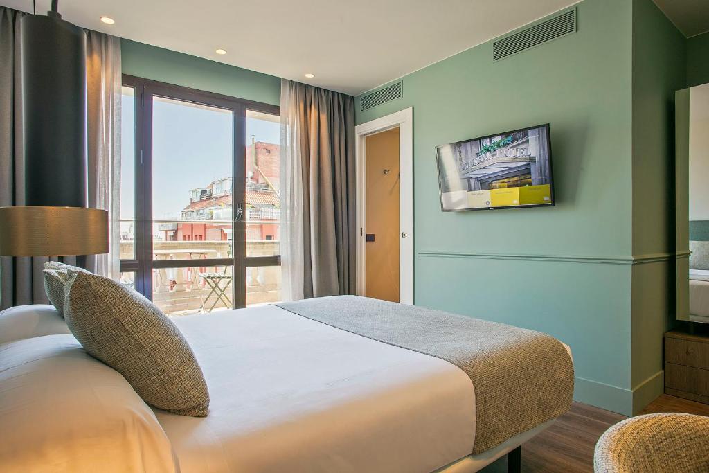 Hotel Via Augusta - 带阳台的大号床间