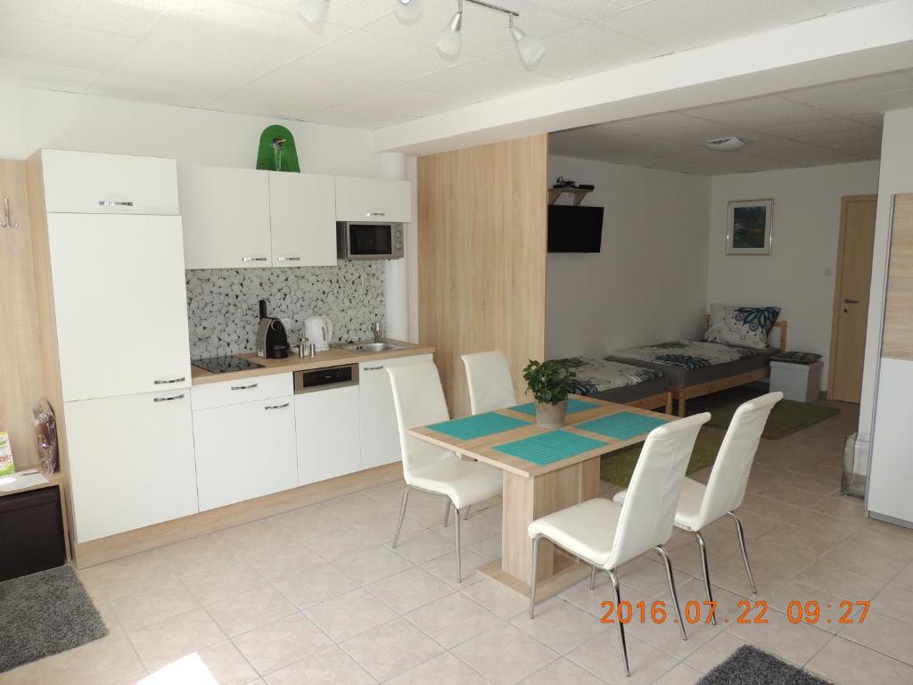 Fotografie z fotogalerie ubytování Tolnaricum Apartments v destinaci Köstendorf