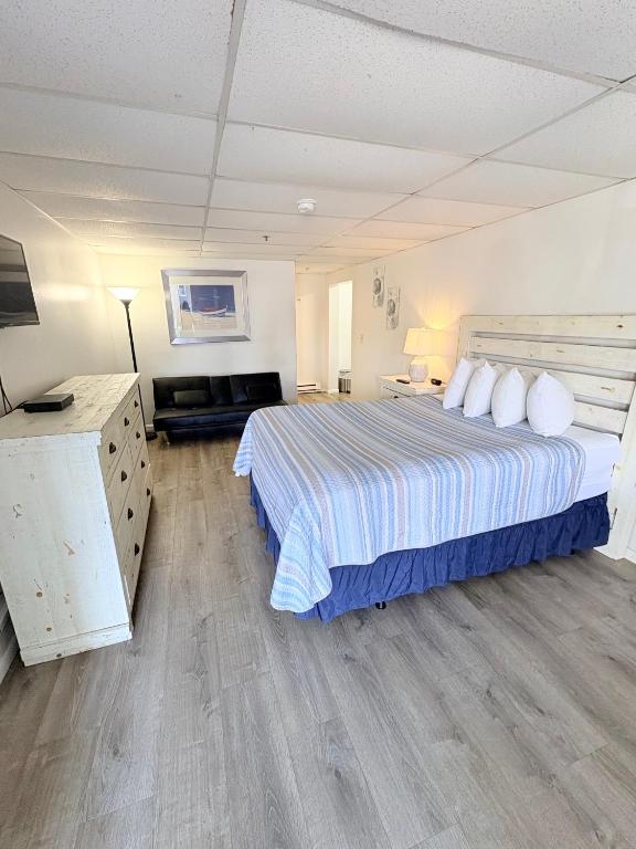 The Grand Beach Inn photo