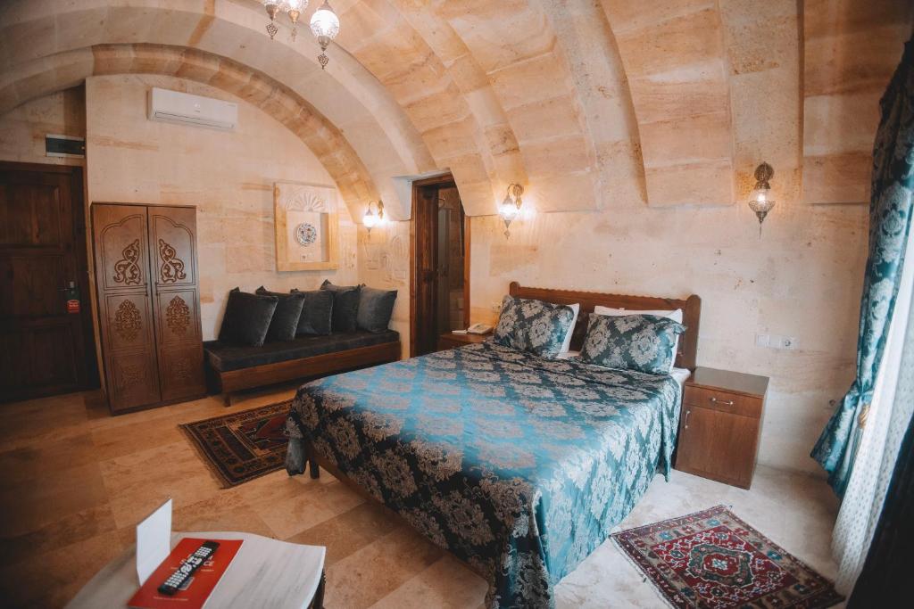 Balloon Cave Hotel - Deluxe Triple Room