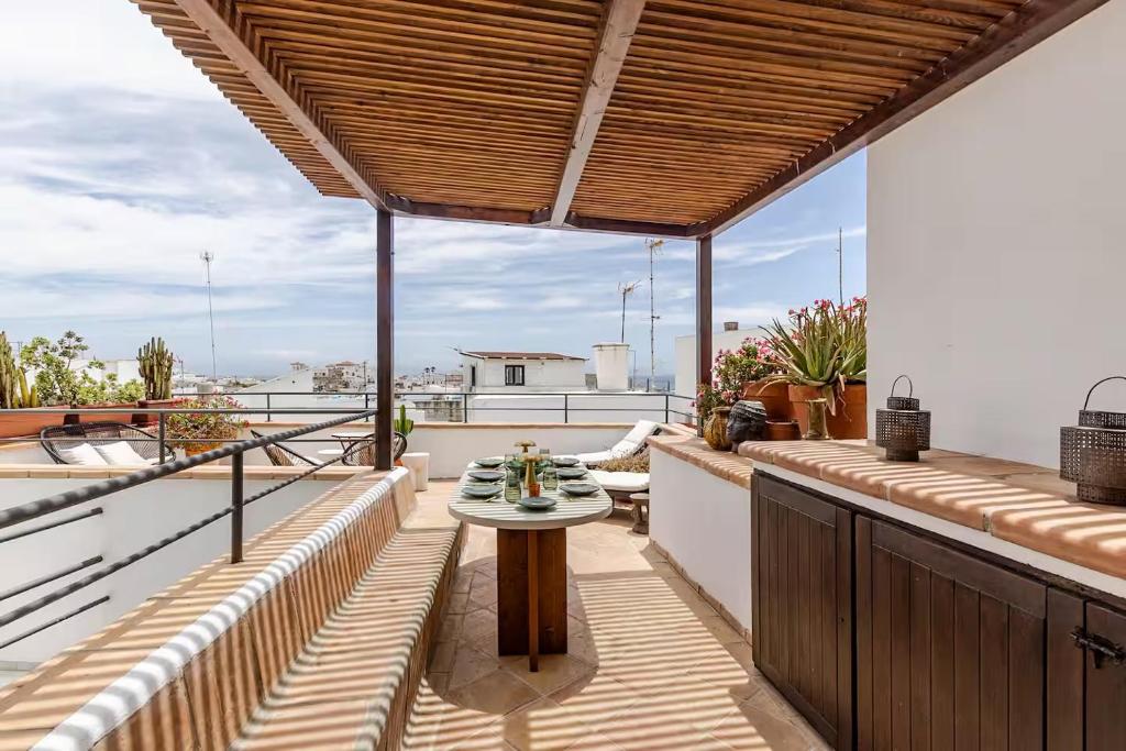 Old Town Comfort with amazing views at Silos 5