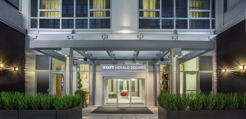 ด้านหน้าอาคารหรือทางเข้าของ Hyatt Herald Square New York