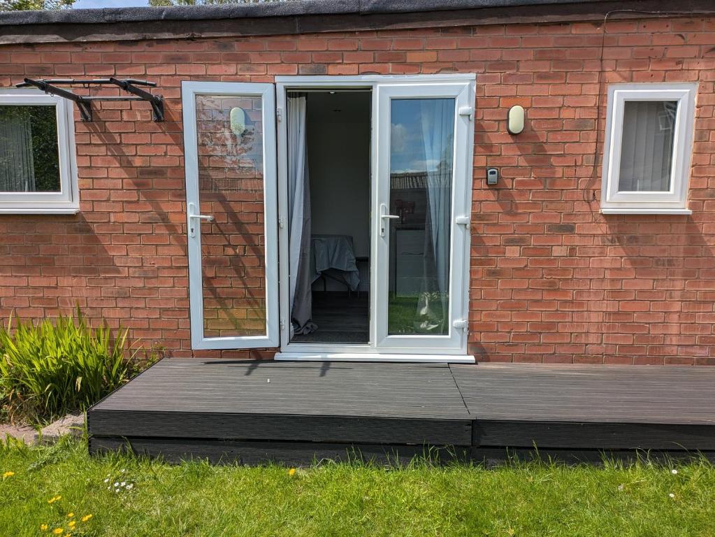 Peaceful and Comfortable Guest Residence in Chorlton, Manchester - Housity